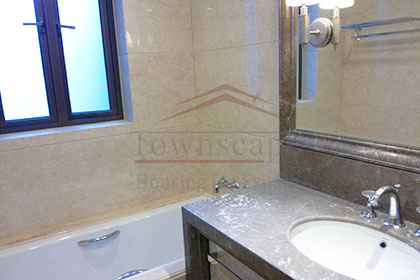 Bathroom Luxurious 3BR apt with floor heating in French Concession