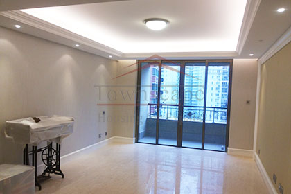 Living Room Luxurious 3BR apt with floor heating in French Concession