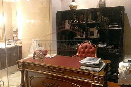 Study Room Majestic and huge 4BR apt in Rich Gate