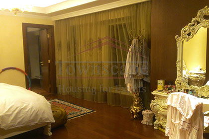 Bedroom Majestic and huge 4BR apt in Rich Gate