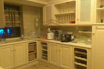 Kitchen Majestic and huge 4BR apt in Rich Gate