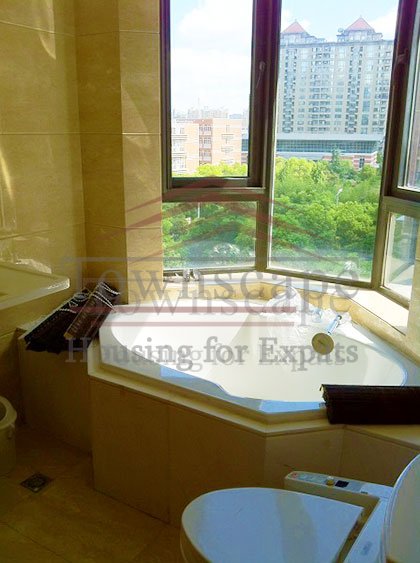  Beautiful Gubei apartment with 3BR and balcony