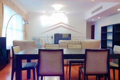 Dining Room Luxurious 3BR apt in Skyline Mansion with balcony