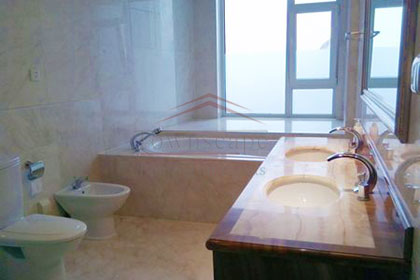 Bathroom Luxurious 3BR apt in Skyline Mansion with balcony