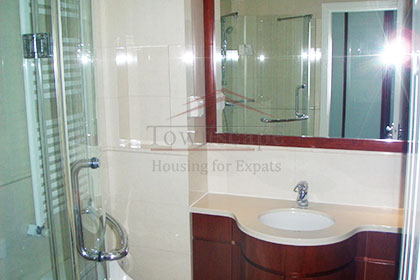 Bathroom Luxurious 4BR apt with fireplace and balcony
