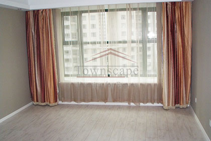 Bedroom Luxurious 4BR apt with fireplace and balcony