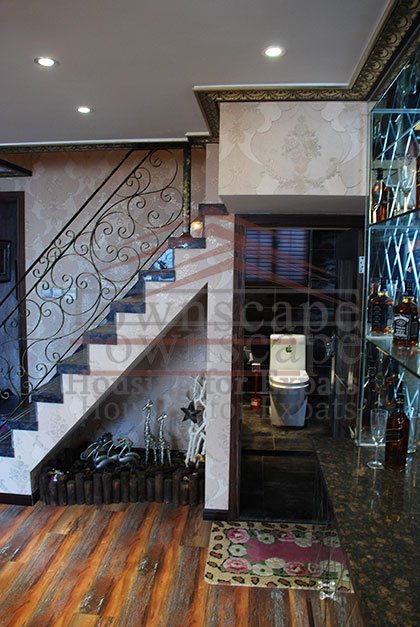 Stairs Modern and luxurious 3BR old apt in FFC