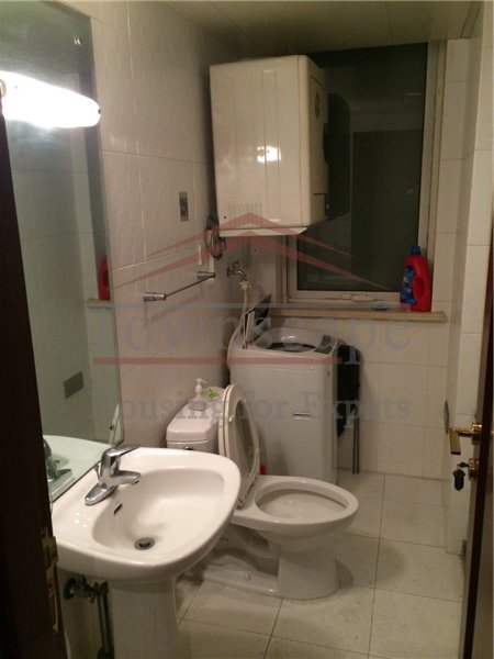  spacious 3BR apartment 1min walking to line2/11 Jiangsu rd