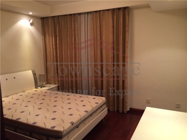  spacious 3BR apartment 1min walking to line2/11 Jiangsu rd