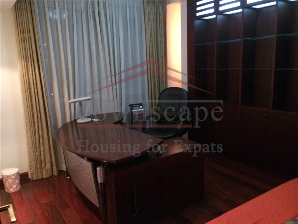  spacious 3BR apartment 1min walking to line2/11 Jiangsu rd