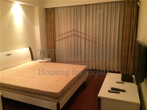  spacious 3BR apartment 1min walking to line2/11 Jiangsu rd