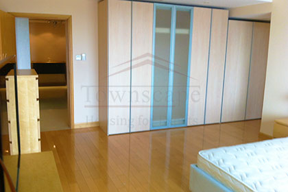  Huge 4BR apt with floor heating and balcony