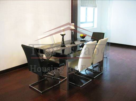 Diningroom Central Residence close to Jing