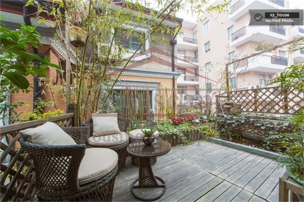  old apartment with large 2 bedrooms and terrace in French Concession