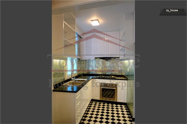  old apartment with large 2 bedrooms and terrace in French Concession