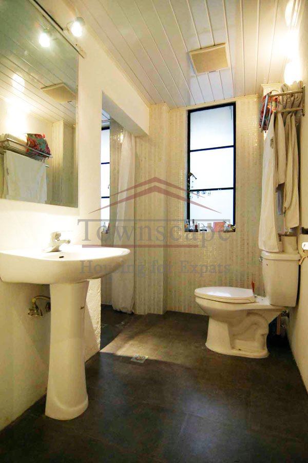 Bathroom Cozy 1BR with garden 100 sqm fuxing road near Bao qing road