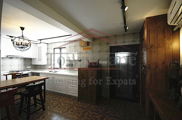 kitchen 3 floor with garden 200 sqm Nanjing west road area lane house
