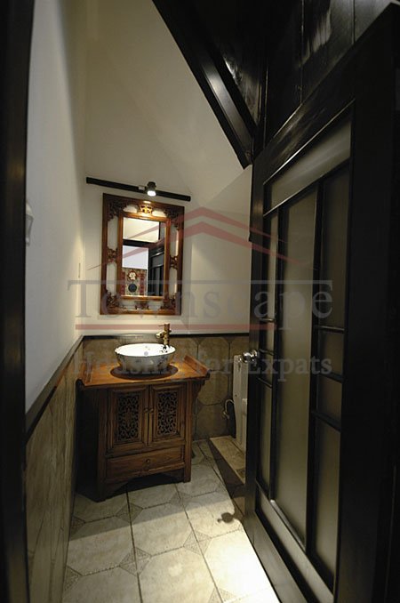 Bathroom 3 floor with garden 200 sqm Nanjing west road area lane house