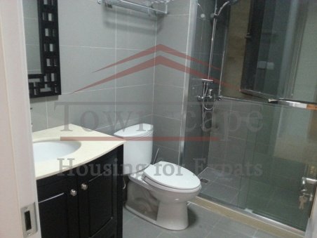 bathroom Big bright apartment in Pudong close to Century Park