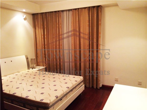 Bedroom Edifice apartment in Jingan area with balcony on Jiangsu road