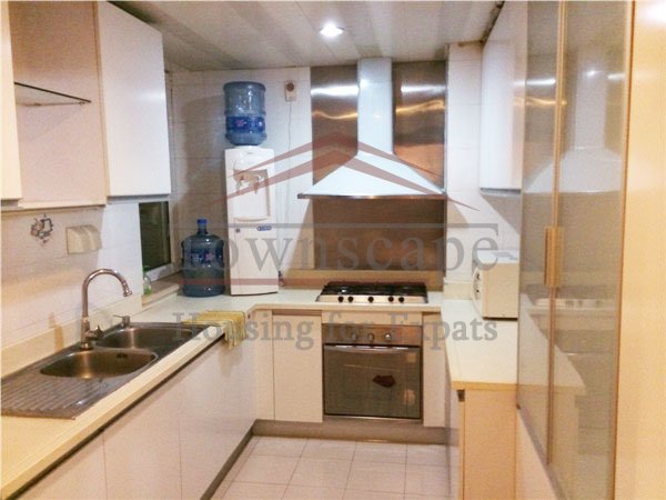 Bedroom Edifice apartment in Jingan area with balcony on Jiangsu road