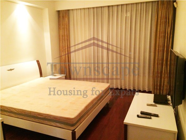 Bedroom Edifice apartment in Jingan area with balcony on Jiangsu road