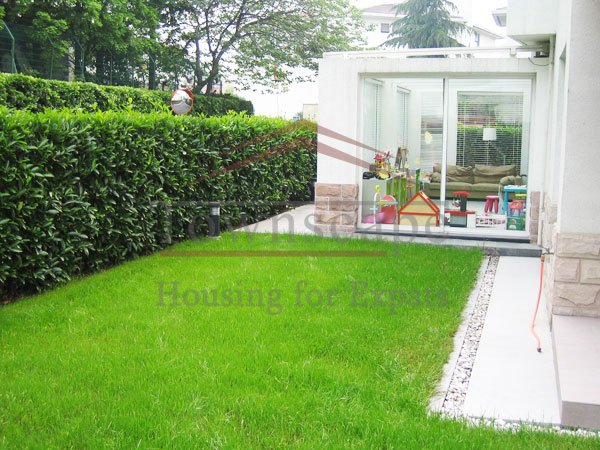 Garden Three level Villa with garden 200 sqm Hongmei road area 6 bedrooms