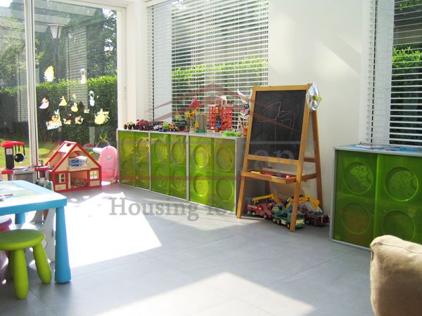 Kids playground Three level Villa with garden 200 sqm Hongmei road area 6 bedrooms