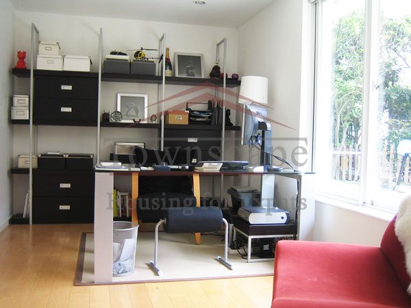 Study Three level Villa with garden 200 sqm Hongmei road area 6 bedrooms