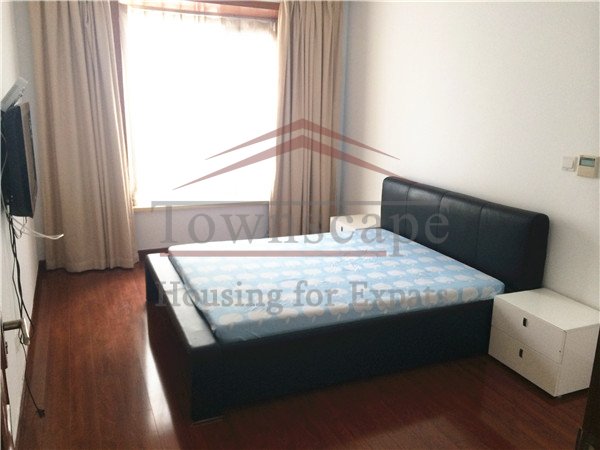  Big Bright 3BR apartment in Xintiandi area