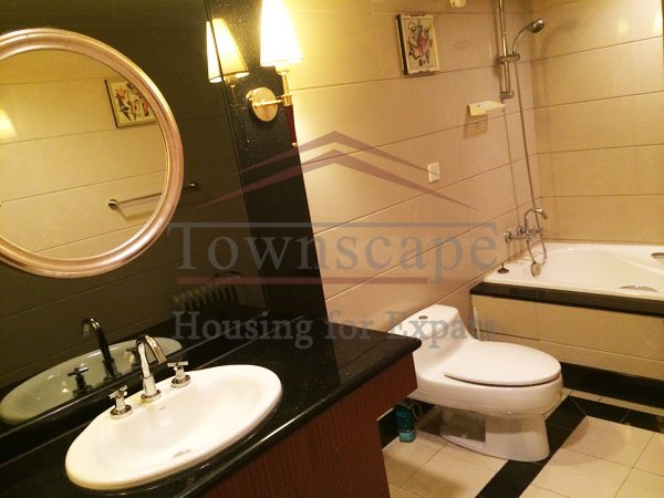 bathroom Merry Apartment Jingan Temple area with balcony