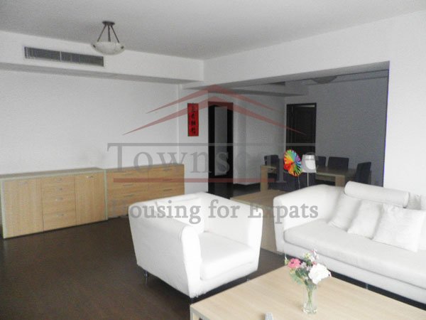 livingroom Sassoon Park Beautiful apartment near to Hongqiao Airport and Zoo