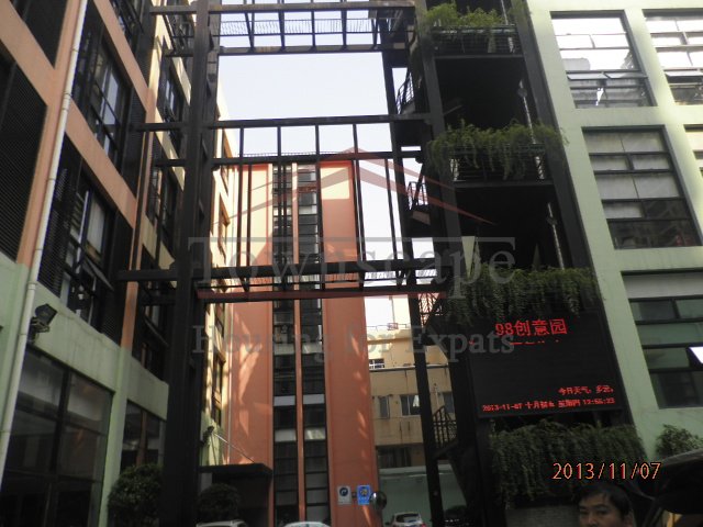  Bright office in creative park,on Yan Ping road
