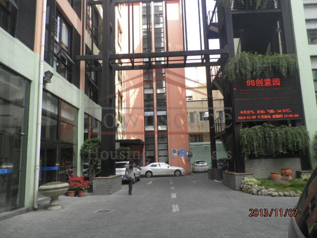  Bright office in creative park,on Yan Ping road