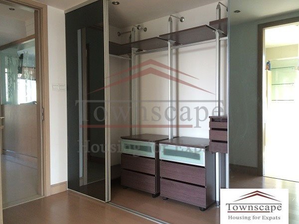  Apartment for rent with balcony in Zi Xun Yong Di in French Concession