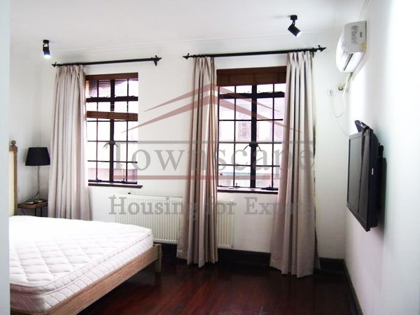  2 floor beautiful big lane house with terrace in the center of the town near Jing