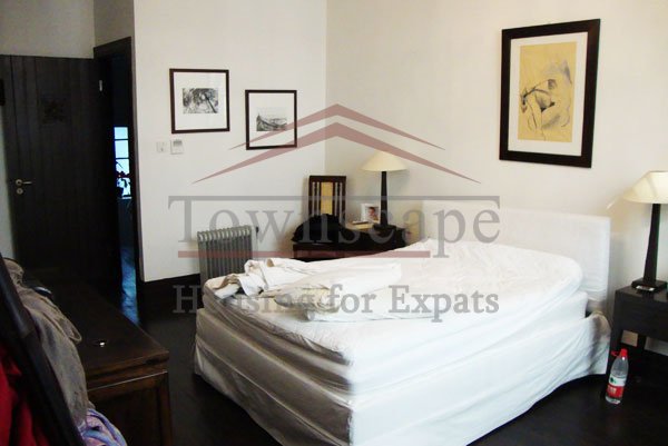  2 floor beautiful big lane house with 40sqm garden in the center of the town near People