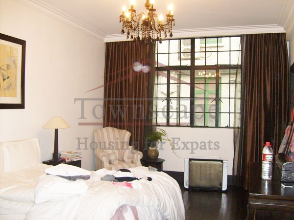  2 floor beautiful big lane house with 40sqm garden in the center of the town near People