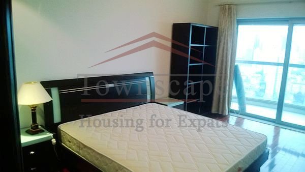  Spacious 2Br BundView apartment in Shimao Riviera Garden Lujiazui CBD for rent