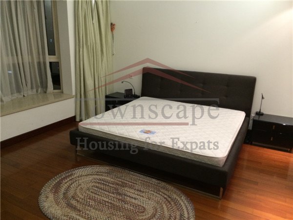  Beautiful apartment near with study and balcony near Xintiandi Lanson Place