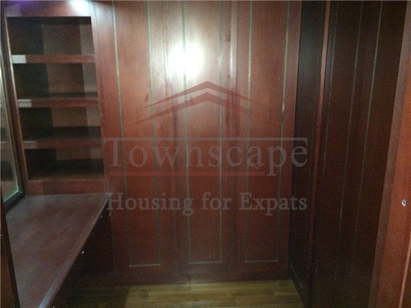  Beautiful apartment near with study and balcony near Xintiandi Lanson Place