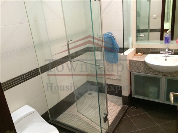  Beautiful apartment near with study and balcony near Xintiandi Lanson Place