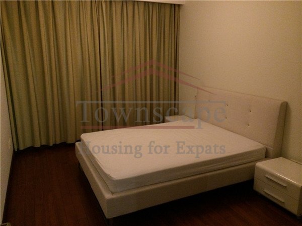  Beautiful apartment near with study and balcony near Xintiandi Lanson Place