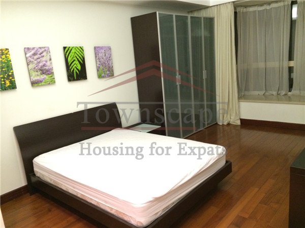  Beautiful apartment near with study and balcony near Xintiandi Lanson Place