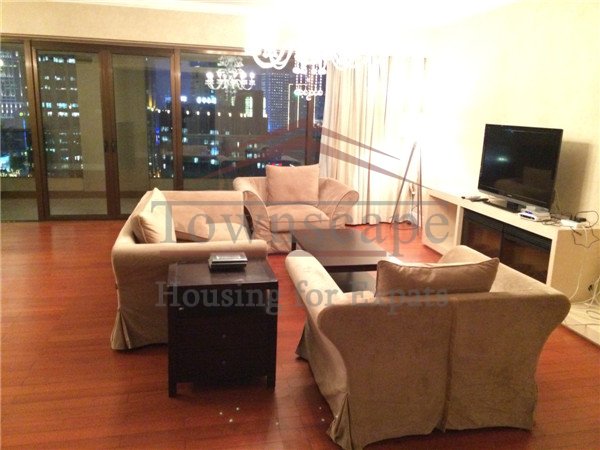  Luxurious Lakeville II apartment with amazing view for rent near Xintiandi