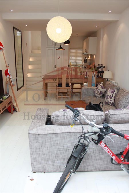 french concession apartments shanghai Yong jia road lane house with balcony for rent in french concession