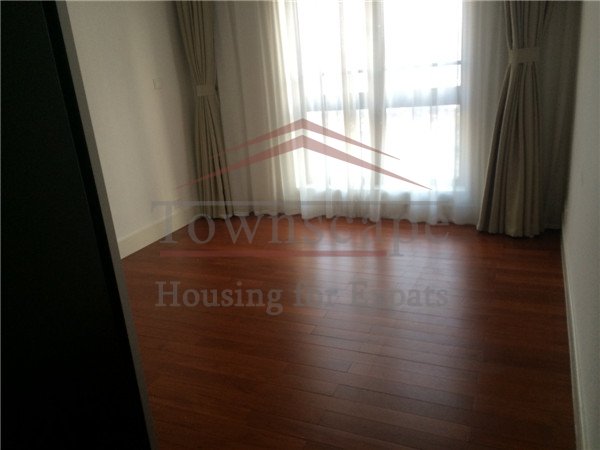 high quality apartment rental BIG apartment in Lakeville II compound in Xintiandi area