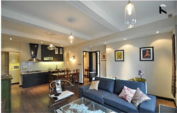 Renovated old apartment on West Nan Jing Road with nice envir