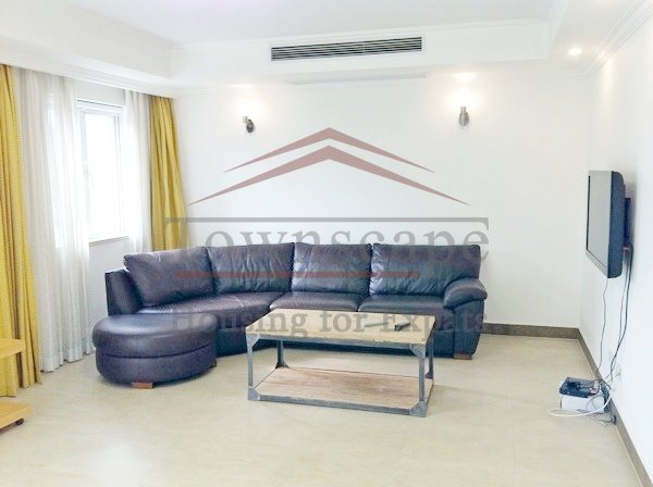 living room in the villa for rent 4bedrooms garden vlla  with floor heating for rent near international schools Puxi