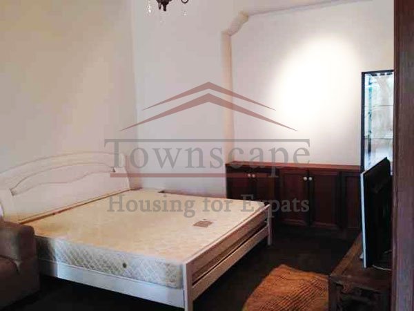  West Jianguo road lane house with terrace for rent